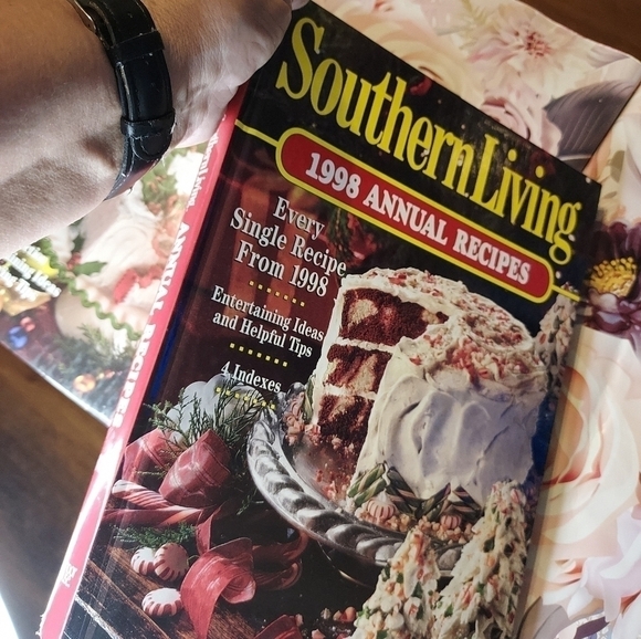 2 Southern living cookbooks 1999 Annual recipes and 1998 annual recipes - Picture 3 of 16